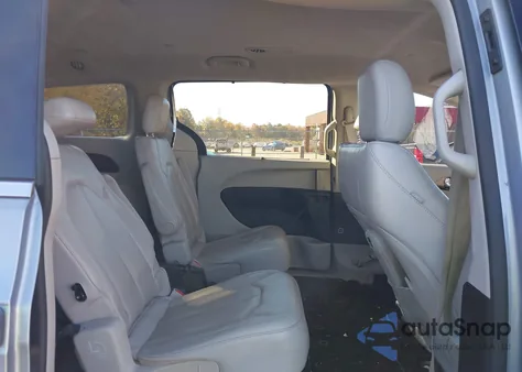 2021 Chrysler Voyager Lxi из США, поврежденный, VIN 2C4RC1DG5MR520573